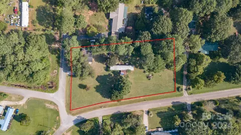756 Pollys Cir, York, SC 29745