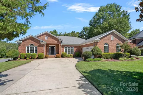 6210 Queensbury Ct, Charlotte, NC 28269