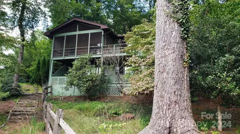 109 Tludatsi Ct, Brevard, NC 28712