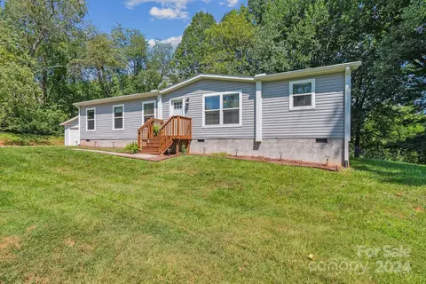 337 Morgan Rd, Candler, NC 28715