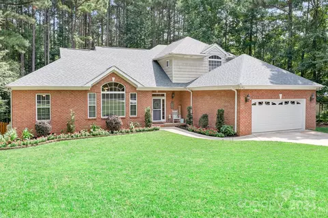 1491 Woodbend Ct, Stanley, NC 28164