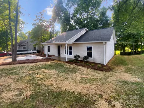 1210 Ridgewood Dr, Concord, NC 28027