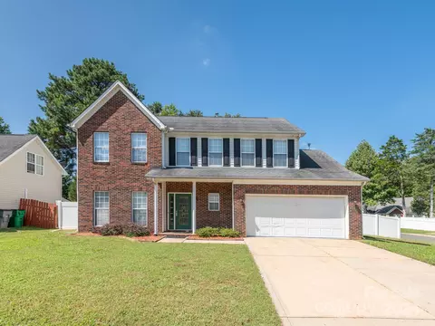 8830 Steelechase Dr, Charlotte, NC 28273