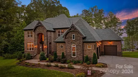 7086 Hawk Shadow Ln, Denver, NC 28037