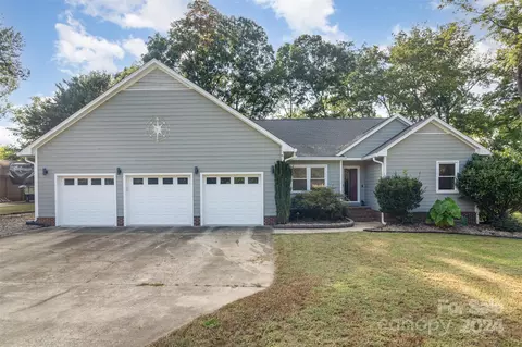 8200 Blackjack Oak Ct, Harrisburg, NC 28075