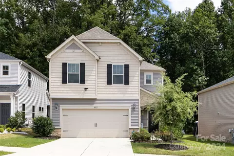 8011 Ballas Dr, Charlotte, NC 28215