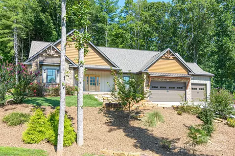 283 Holly Haven Ct, Mills River, NC 28759