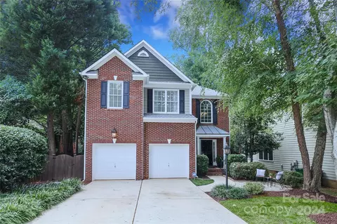 1827 Dearmon Dr, Charlotte, NC 28205