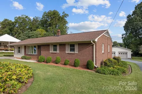 202 Peachtree St, Belmont, NC 28012