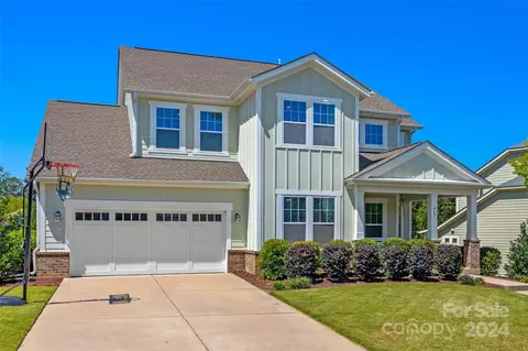 947 Elderberry Ln, Clover, SC 29710