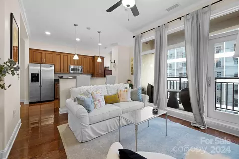 230 S Tryon 1110 St #1110, Charlotte, NC 28202