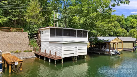 2100 Memorial Hwy, Lake Lure, NC 28746