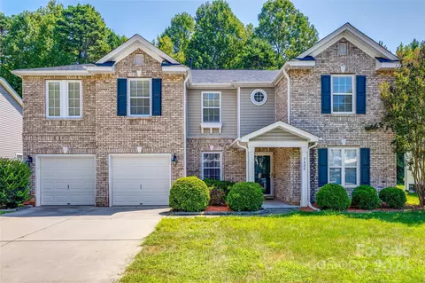 7822 Cornflower Commons Dr, Mint Hill, NC 28227