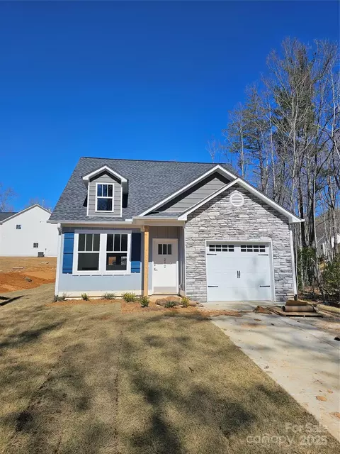 212 Slade Ln, Black Mountain, NC 28711