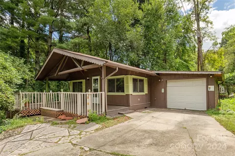214 Tracy Grove Rd, Hendersonville, NC 28792