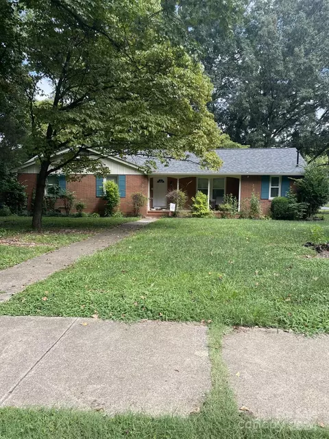 3300 Sudbury Rd, Charlotte, NC 28205