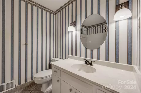 Bath - 2532 Tattersall Dr, Charlotte, NC 28210 photo 2 of 3