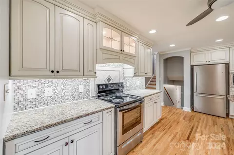 Kitchen - 2532 Tattersall Dr, Charlotte, NC 28210 photo 4 of 4