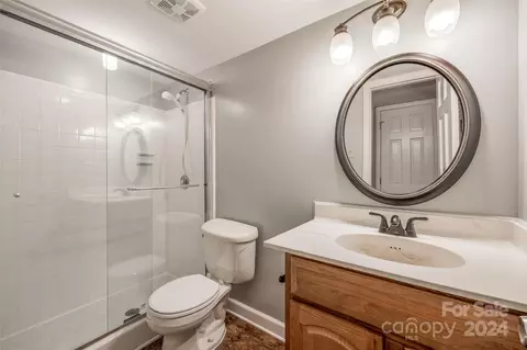 Bath - 2532 Tattersall Dr, Charlotte, NC 28210 photo 1 of 3