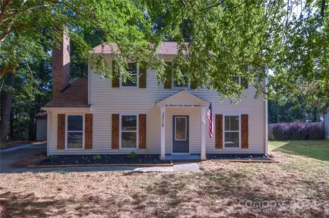 2318 Castlecomer Dr, Charlotte, NC 28262