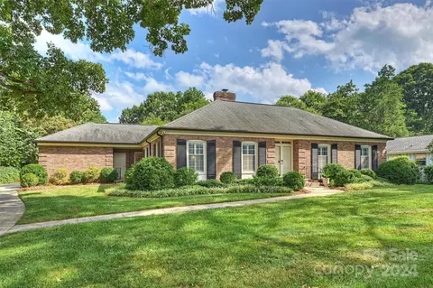 239 Lansdowne Rd, Charlotte, NC 28270