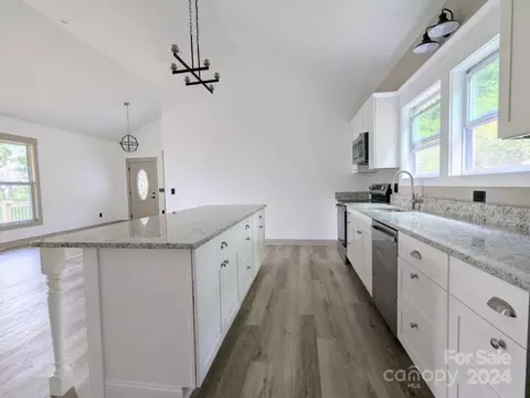 688 Blake Dr, Canton, NC 28716 photo 10