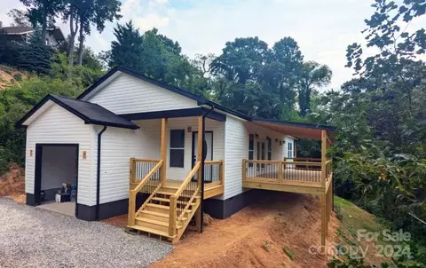 688 Blake Dr, Canton, NC 28716 photo 3