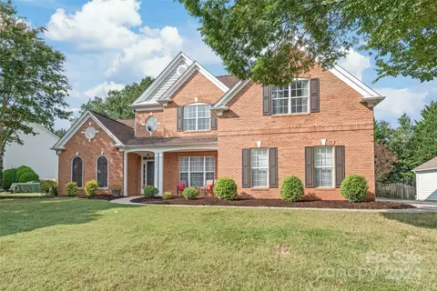 4835 King Arthur Dr, Charlotte, NC 28277