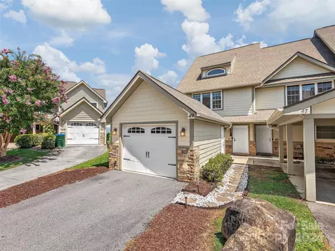 49 Rotunda Cir, Asheville, NC 28806