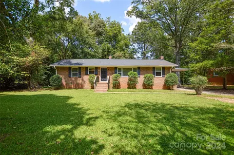 733 Allister Dr, Charlotte, NC 28227
