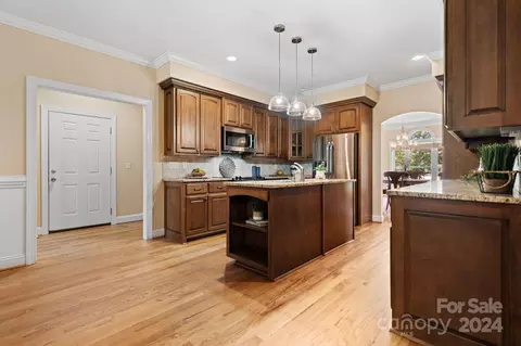 Kitchen - 4002 Falling Creek Ne Rd NE, Hickory, NC 28601 photo 1 of 4