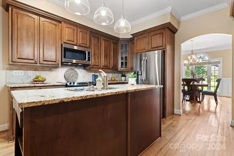 Kitchen - 4002 Falling Creek Ne Rd NE, Hickory, NC 28601 photo 4 of 4