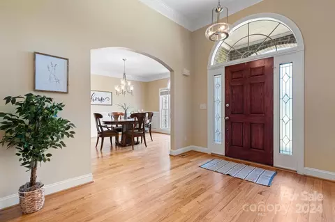 Entry Way - 4002 Falling Creek Ne Rd NE, Hickory, NC 28601 photo 1 of 3