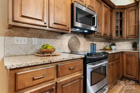 Kitchen - 4002 Falling Creek Ne Rd NE, Hickory, NC 28601 photo 3 of 4