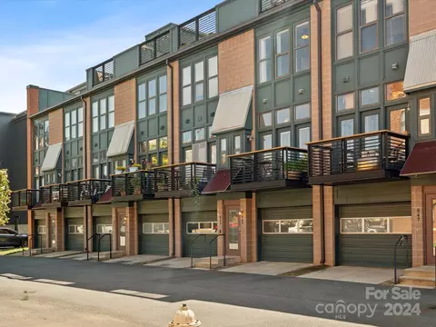549 New Bern Station Ct, Charlotte, NC 28209