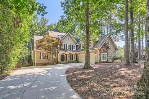 132 High Sail Ct, Mooresville, NC 28117