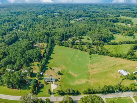 1401 Mcfarland Rd, York, SC 29745