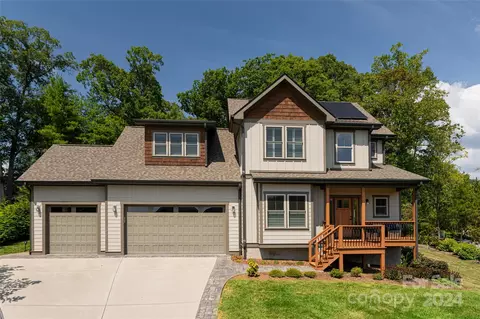 13 Shaker Ct, Asheville, NC 28805