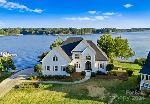 9615 Island Point Rd, Sherrills Ford, NC 28673