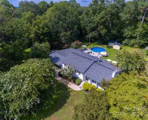 310 W Puett St, Dallas, NC 28034