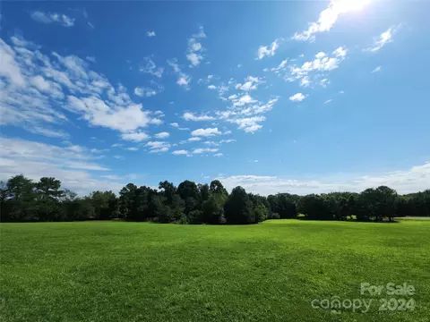 902 Carolina Ridge Rd, Gaffney, SC 29341