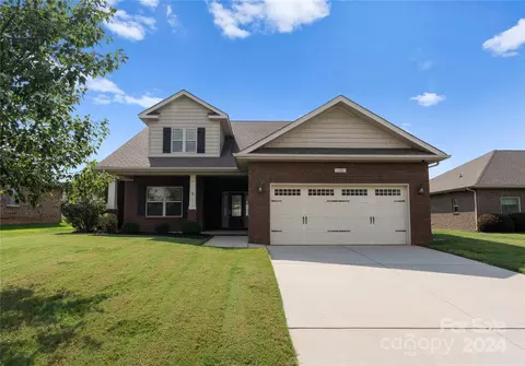 151 Water Ski Dr, Statesville, NC 28677