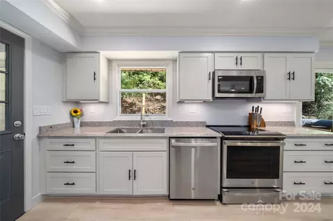 Kitchen - 18 Upper Walnut Creek Rd, Marshall, NC 28753 photo 1 of 3