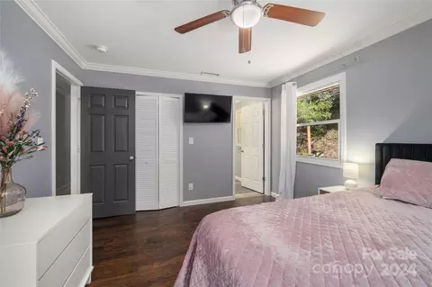 Bedroom - 18 Upper Walnut Creek Rd, Marshall, NC 28753 photo 7 of 9