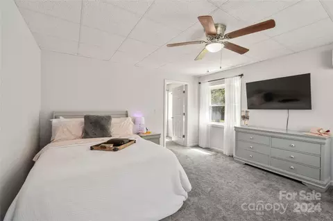 Bedroom - 18 Upper Walnut Creek Rd, Marshall, NC 28753 photo 8 of 9
