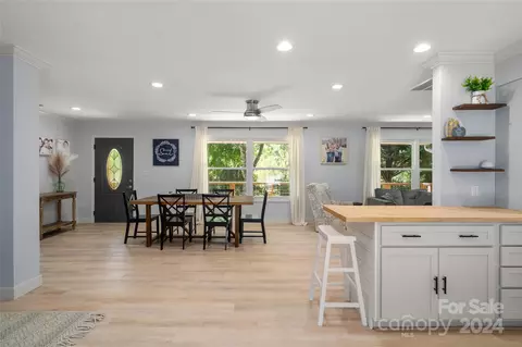 18 Upper Walnut Creek Rd, Marshall, NC 28753
