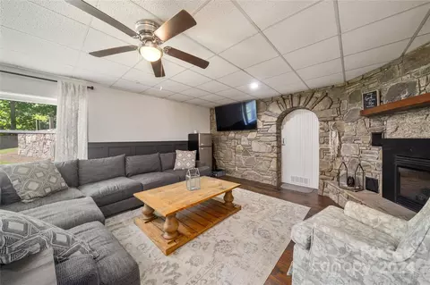 Living - 18 Upper Walnut Creek Rd, Marshall, NC 28753 photo 2 of 4