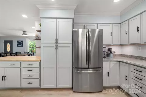 Kitchen - 18 Upper Walnut Creek Rd, Marshall, NC 28753 photo 2 of 3