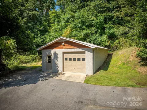 Exterior - 18 Upper Walnut Creek Rd, Marshall, NC 28753 photo 2 of 8