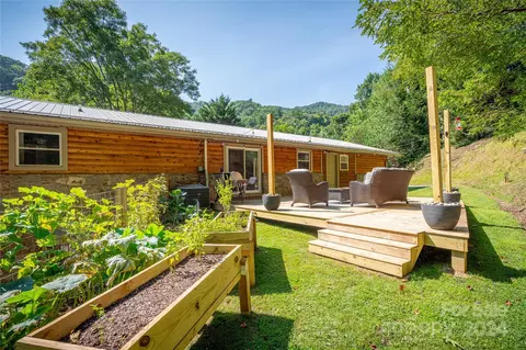 Exterior - 18 Upper Walnut Creek Rd, Marshall, NC 28753 photo 4 of 8